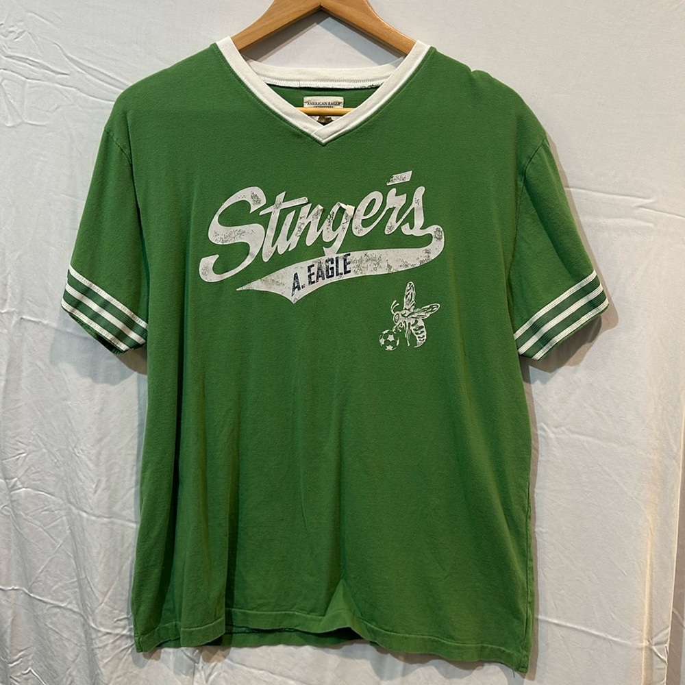 American Eagle Outfitters Men’s Large Green V-Neck T-Shirt